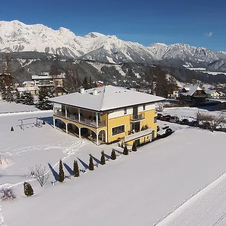 公寓 卡斯泰利别墅酒店 *