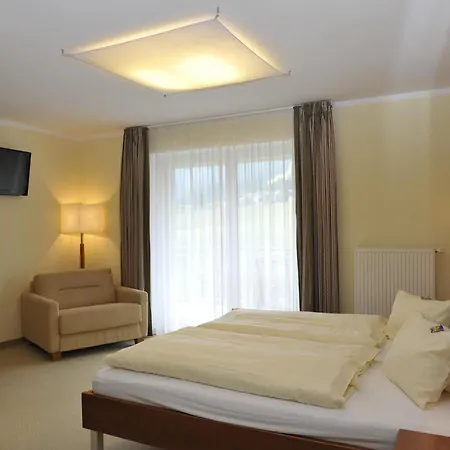 卡斯泰利别墅酒店 斯拉德明