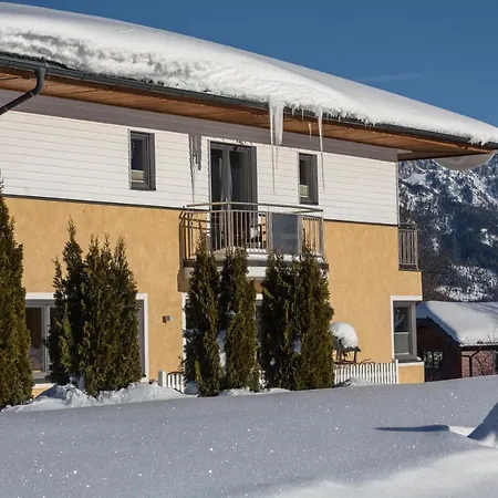 卡斯泰利别墅酒店 公寓 *